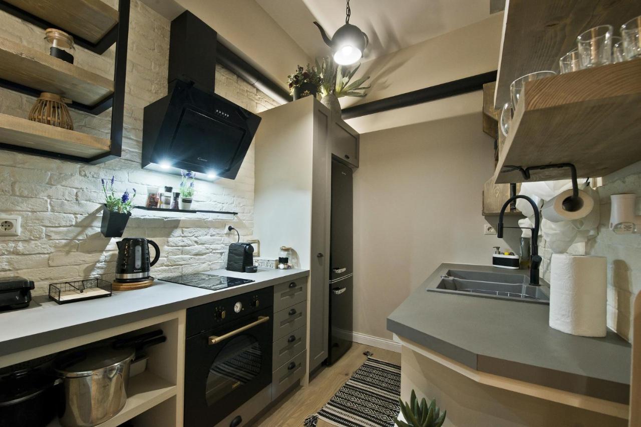 Stylish Apartment At Pagrati Athena Bagian luar foto