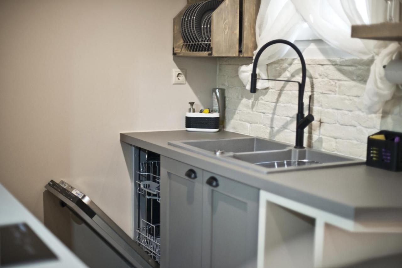 Stylish Apartment At Pagrati Athena Bagian luar foto