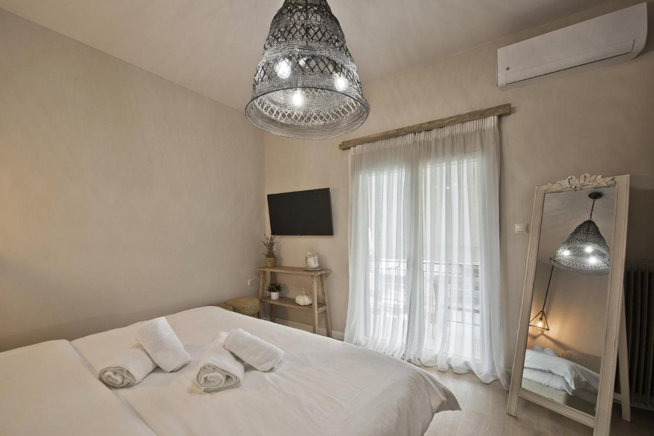 Stylish Apartment At Pagrati Athena Bagian luar foto