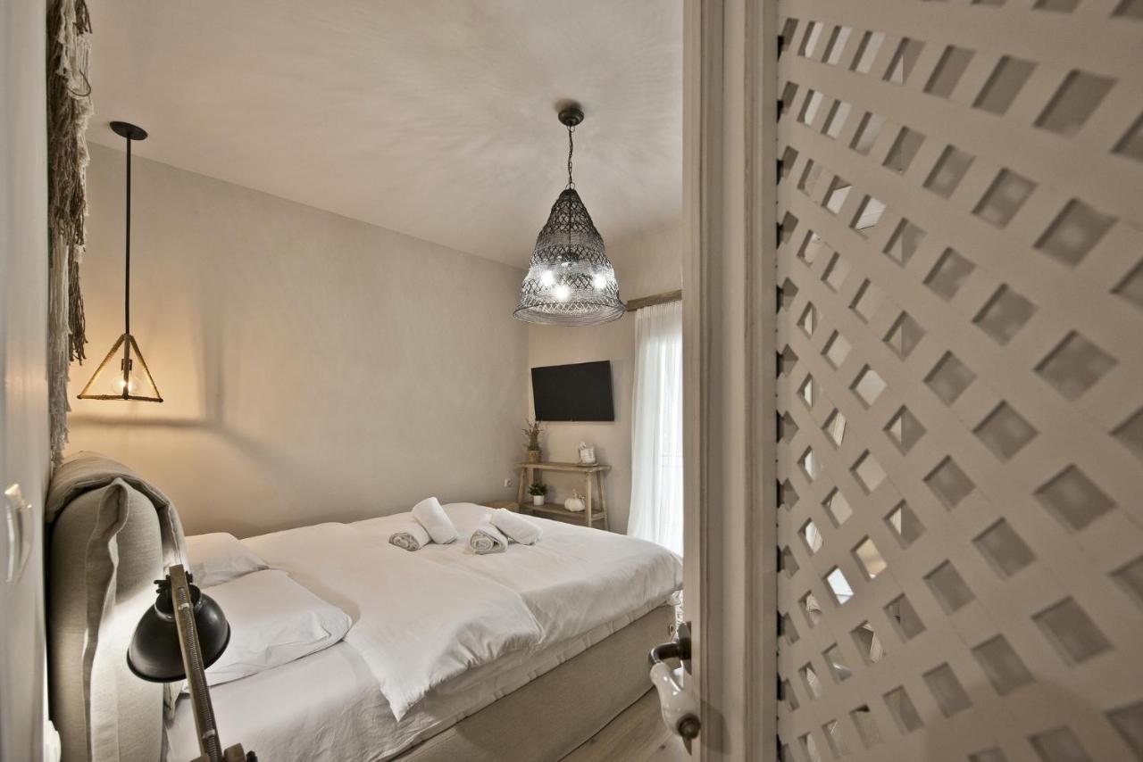 Stylish Apartment At Pagrati Athena Bagian luar foto