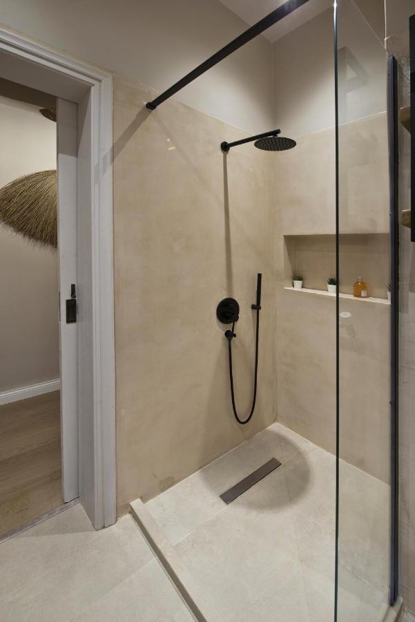 Stylish Apartment At Pagrati Athena Bagian luar foto